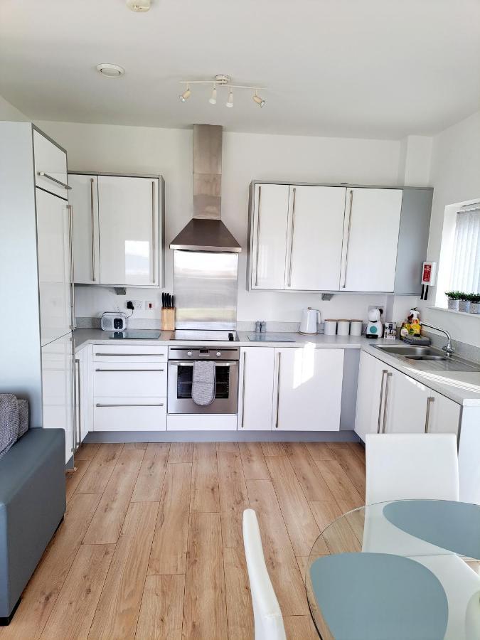 Coastal Apartment With Beach On Your Doorstep! Λανέλι Εξωτερικό φωτογραφία