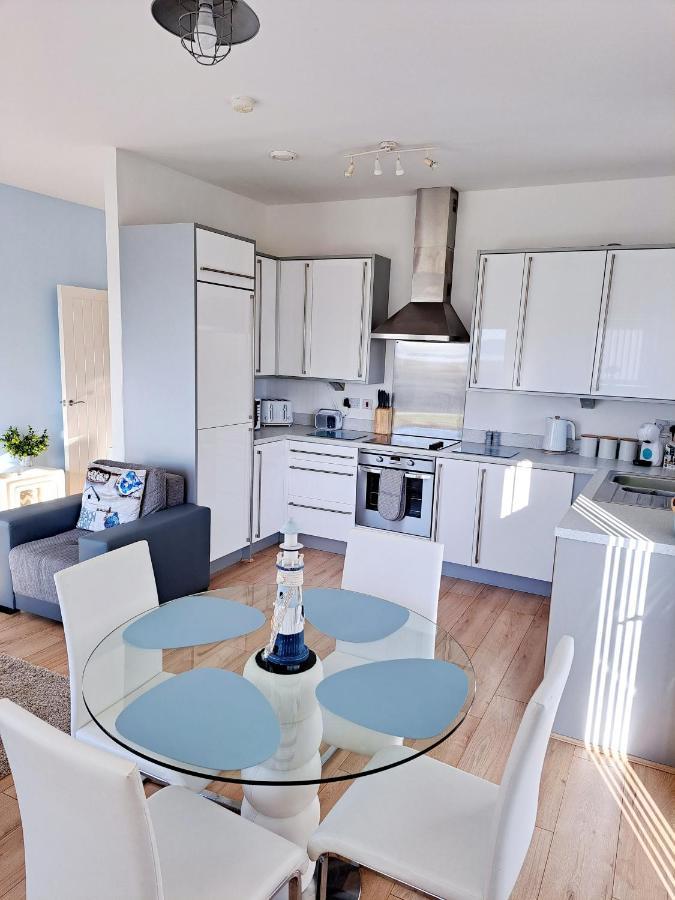 Coastal Apartment With Beach On Your Doorstep! Λανέλι Εξωτερικό φωτογραφία