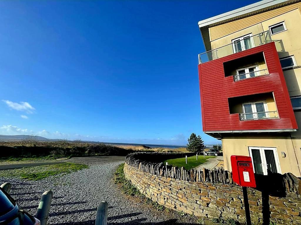 Coastal Apartment With Beach On Your Doorstep! Λανέλι Εξωτερικό φωτογραφία